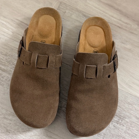 Cushionaire Suede Clogs with Buckle Moss Size 8 - Picture 4 of 10